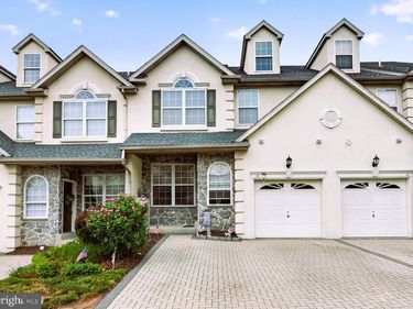 110 MEADOW VIEW LANE, LANSDALE, PA 19446