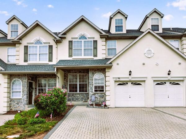 110 MEADOW VIEW LANE, LANSDALE, PA 19446