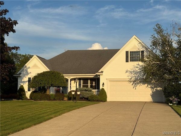 9574 English Ivy Court, Clarence Center, NY 14032