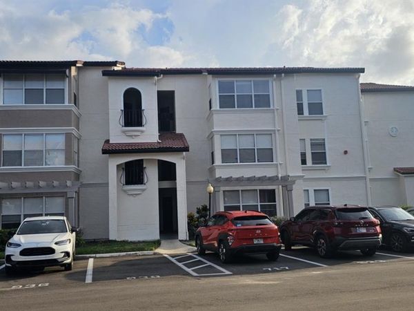5132 CONROY ROAD , Unit 928, ORLANDO, FL 32811
