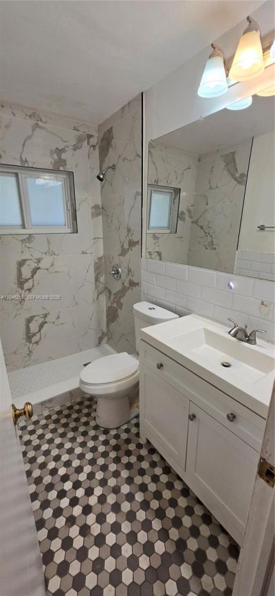 1331 NE 211th St, Miami, FL 33179 Photo