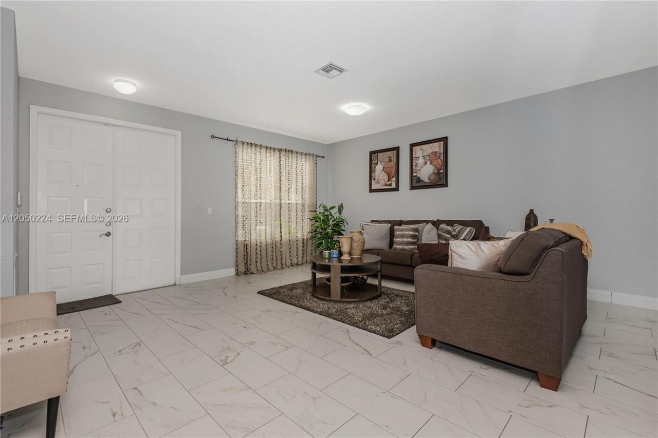 1834 SW 152nd Way , Miramar, FL 33027 Photo
