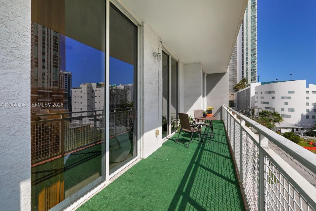 444 NE 30th St , Unit 502, Miami, FL 33137 Photo