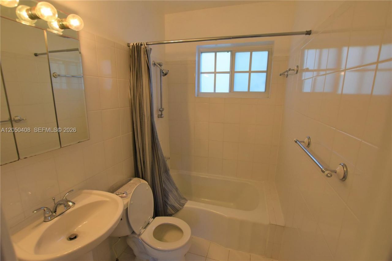 2615 SW 20th St , Miami, FL 33145 Photo