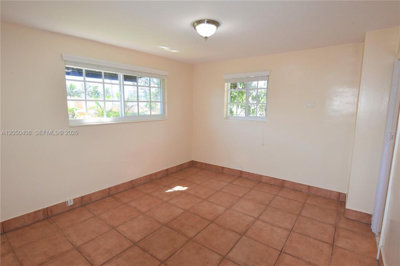 2615 SW 20th St , Miami, FL 33145 Photo