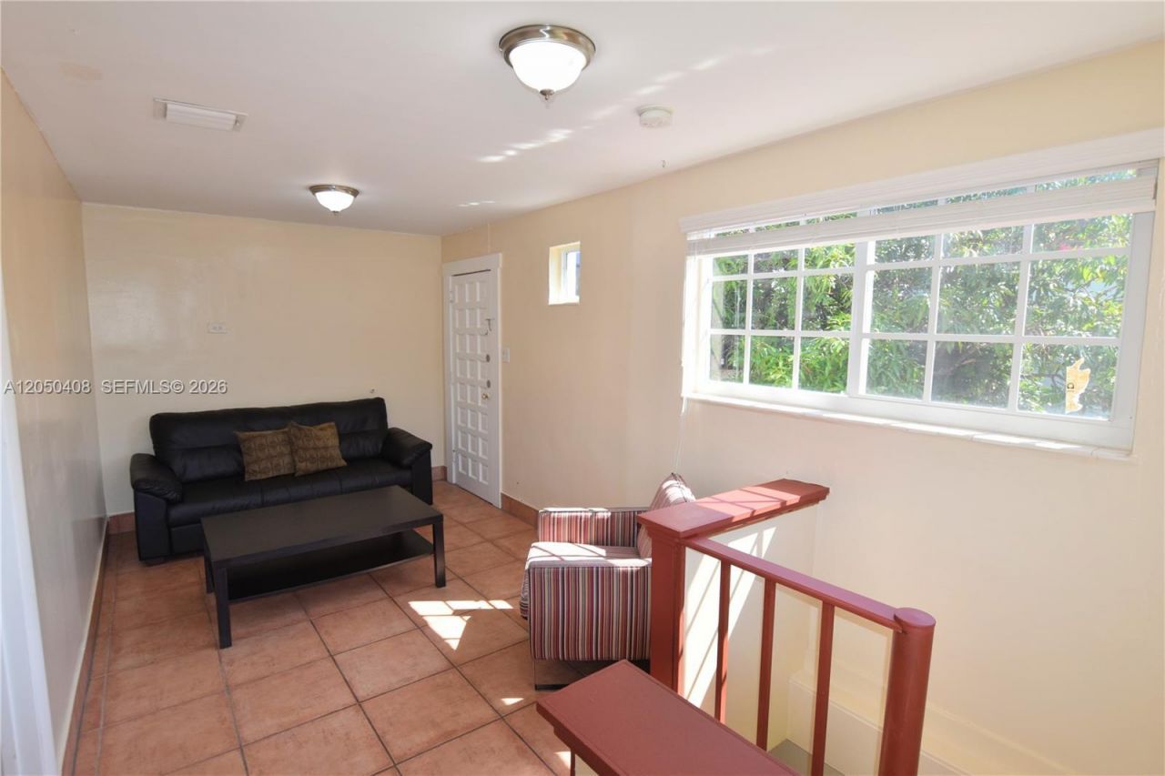 2615 SW 20th St , Miami, FL 33145 Photo