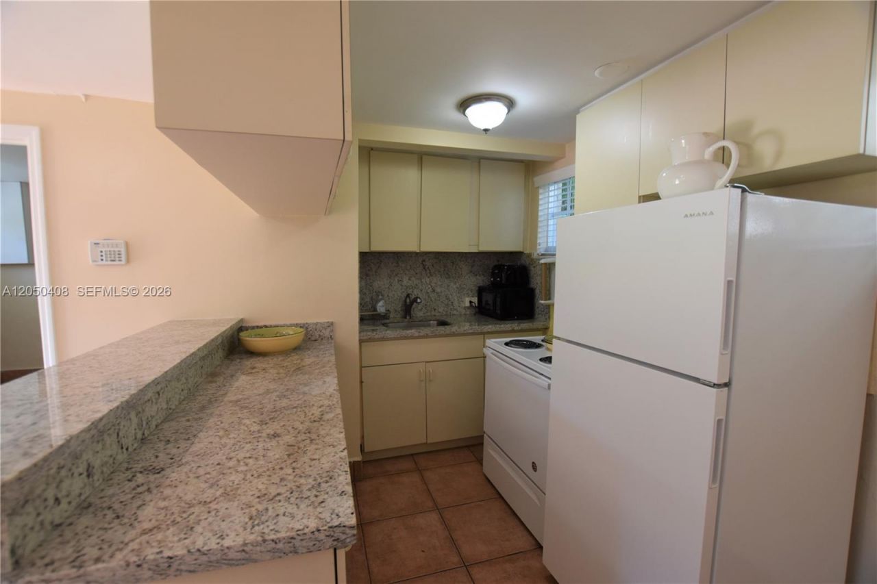 2615 SW 20th St , Miami, FL 33145 Photo