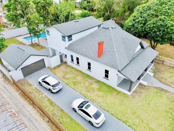 1017 E 19 AVE , Tampa, FL 33605