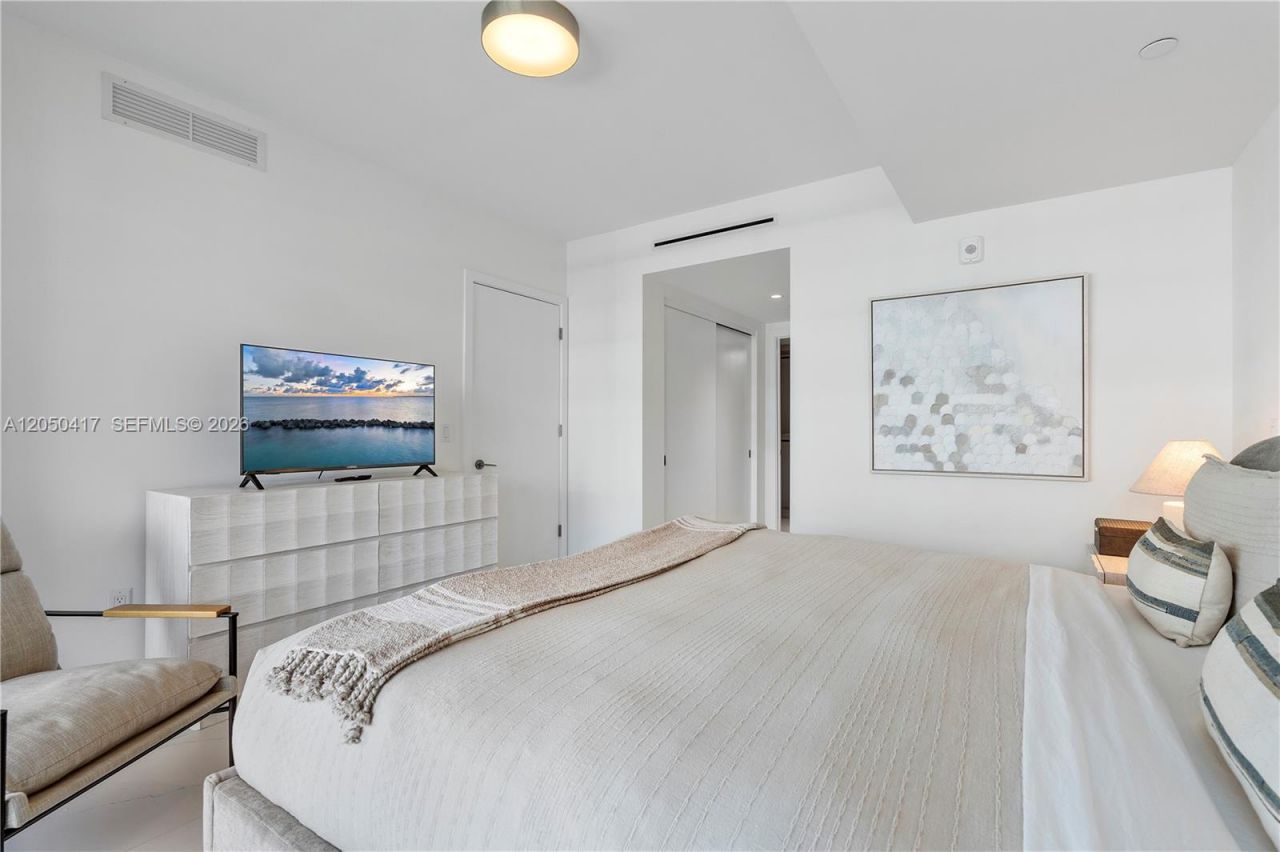9901 W Bay Harbor Dr, Unit 502, Bay Harbor Islands, FL 33154 Photo