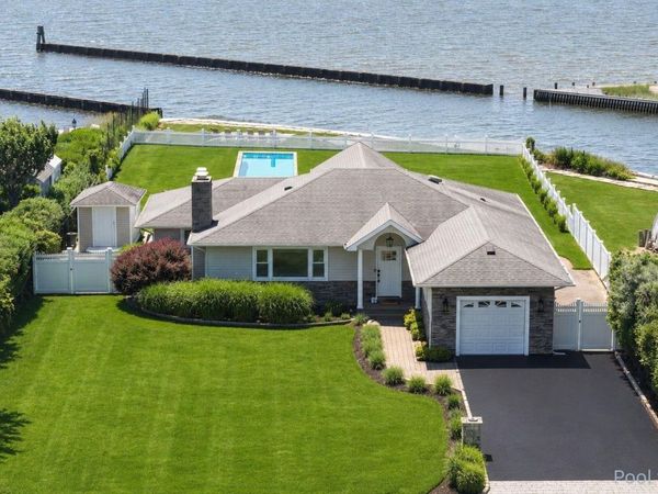 40 Laura Lee Drive , Center Moriches, NY 11934