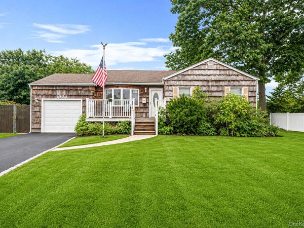 1231 10th Street , West Babylon, NY 11704