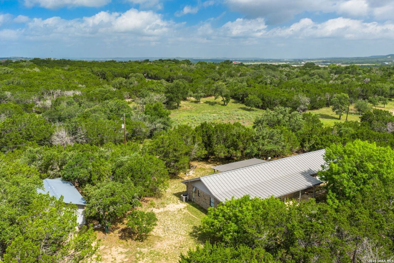 230 Verde Hills Dr, Center Point, TX 78010 Main Photo