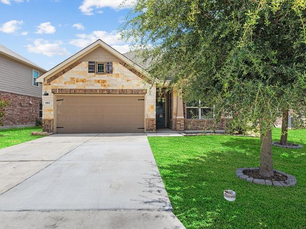 1865 LOGAN TRL, New Braunfels, TX 78130