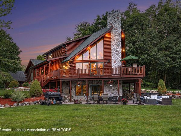 1110 White Birch Trail, Charlotte, MI 48813