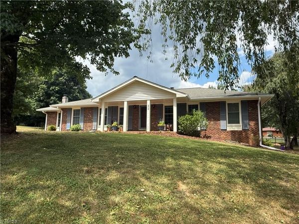 208 Raven Green Street , Wilkesboro, NC 28697