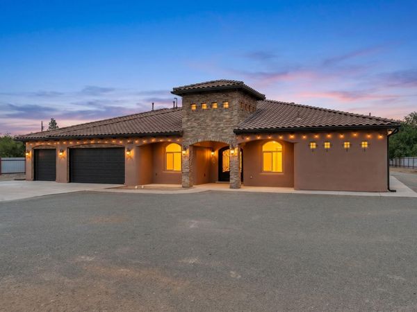 1202 Gabaldon Road NW, Albuquerque, NM 87104