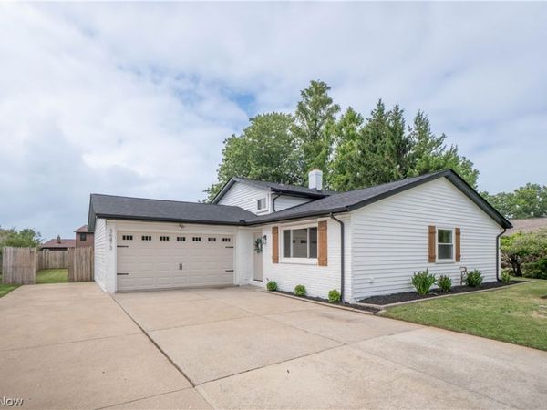 36473 Lake Shore Boulevard , Eastlake, OH 44095