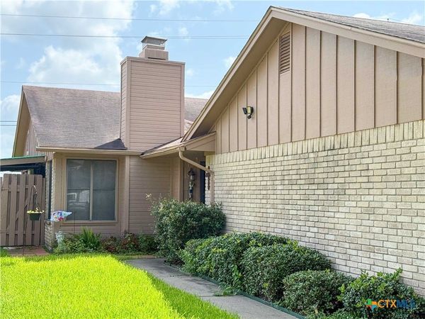 214 Rattan Drive , Victoria, TX 77901