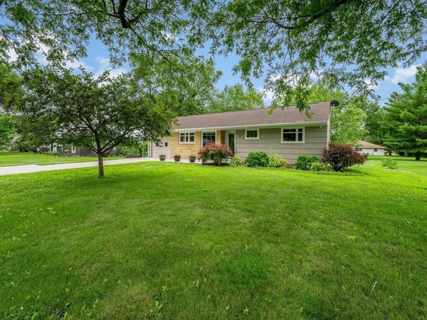 47 Skyline Drive, Mankato, MN 56001