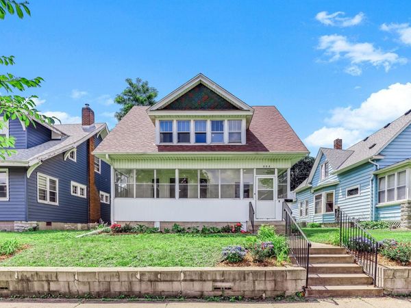884 Iglehart Avenue , Saint Paul, MN 55104