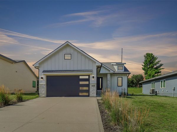 5617 Wolcott Circle, Des Moines, IA 50321