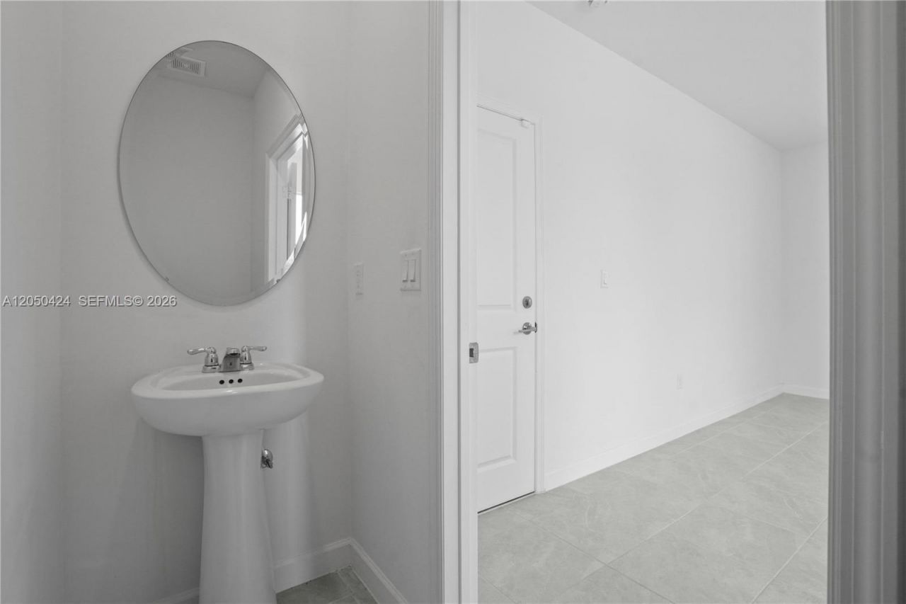 715 SE 15th St , Unit ., Homestead, FL 33034 Photo