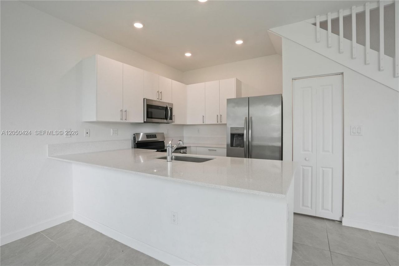 715 SE 15th St , Unit ., Homestead, FL 33034 Photo