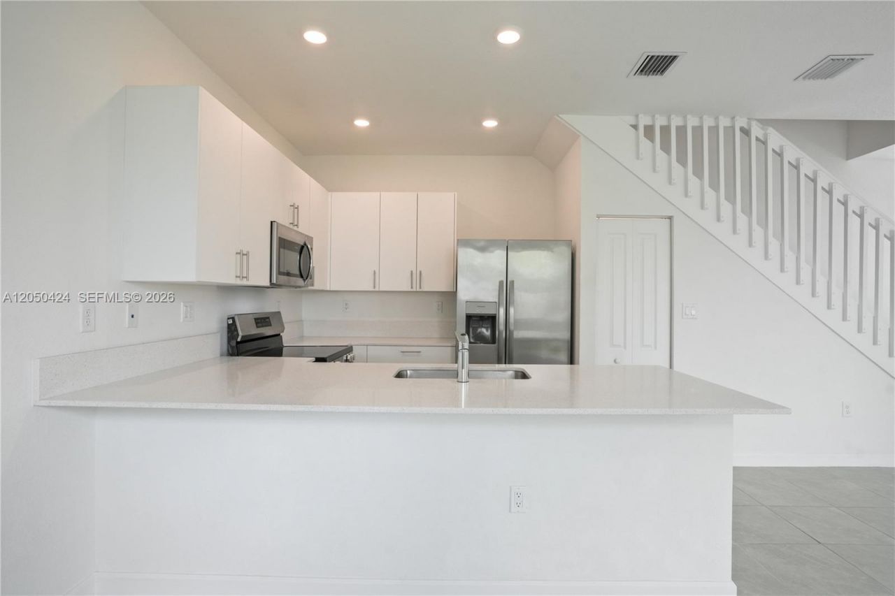 715 SE 15th St , Unit ., Homestead, FL 33034 Photo