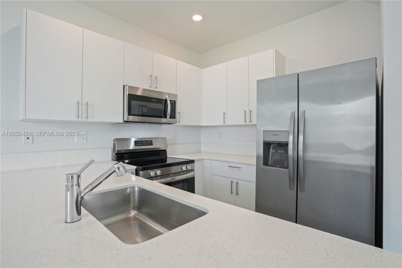 715 SE 15th St , Unit ., Homestead, FL 33034 Photo