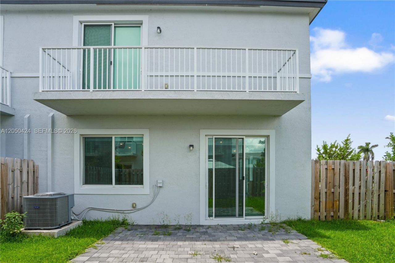 715 SE 15th St , Unit ., Homestead, FL 33034 Photo