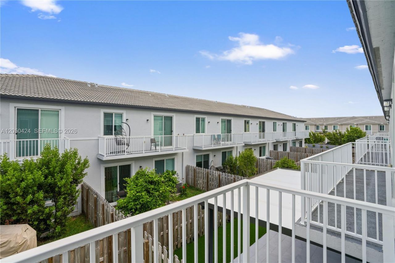 715 SE 15th St , Unit ., Homestead, FL 33034 Photo