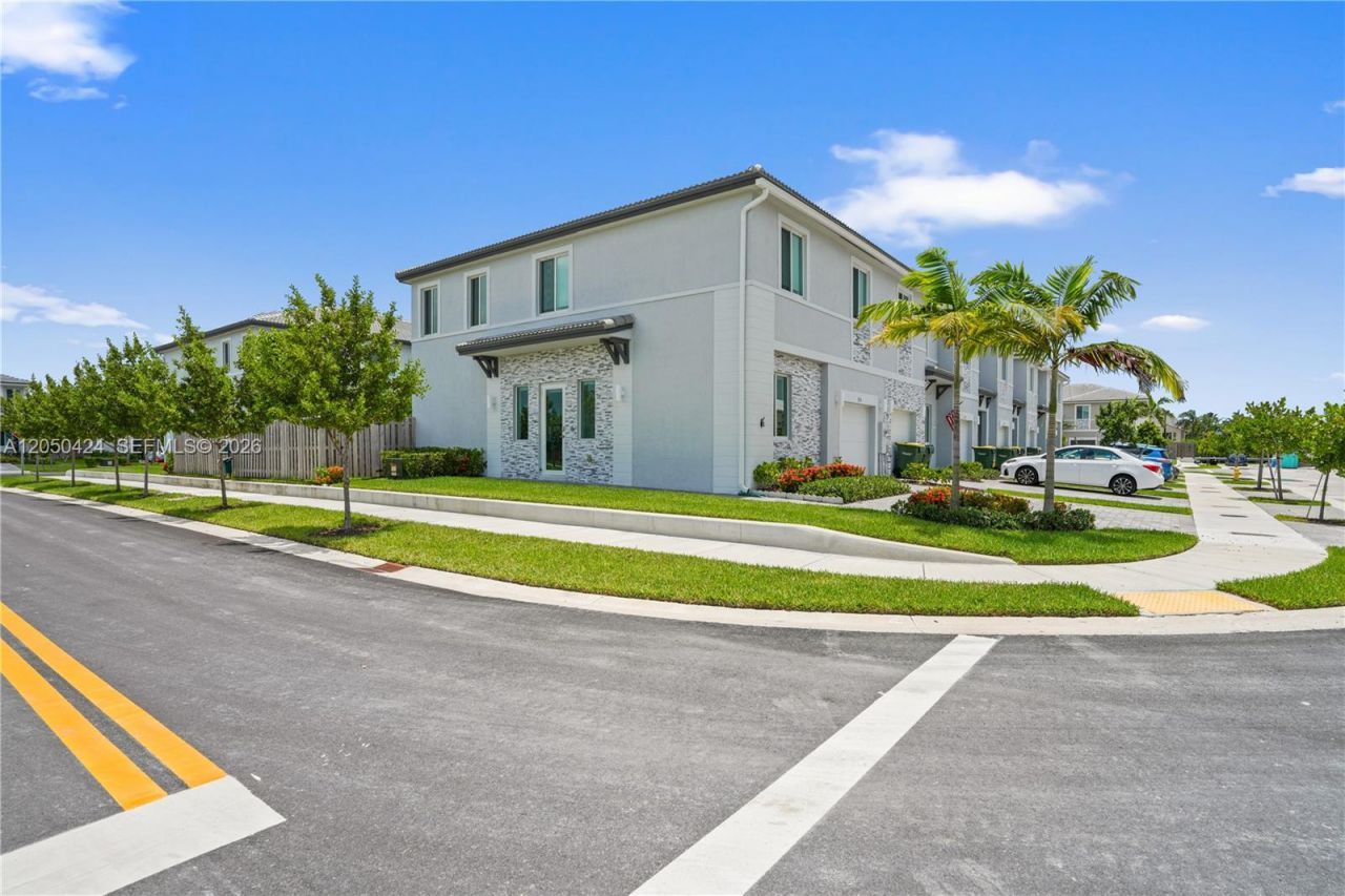 715 SE 15th St , Unit ., Homestead, FL 33034 Photo