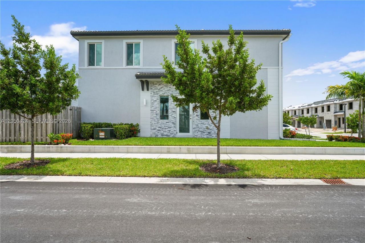 715 SE 15th St , Unit ., Homestead, FL 33034 Photo