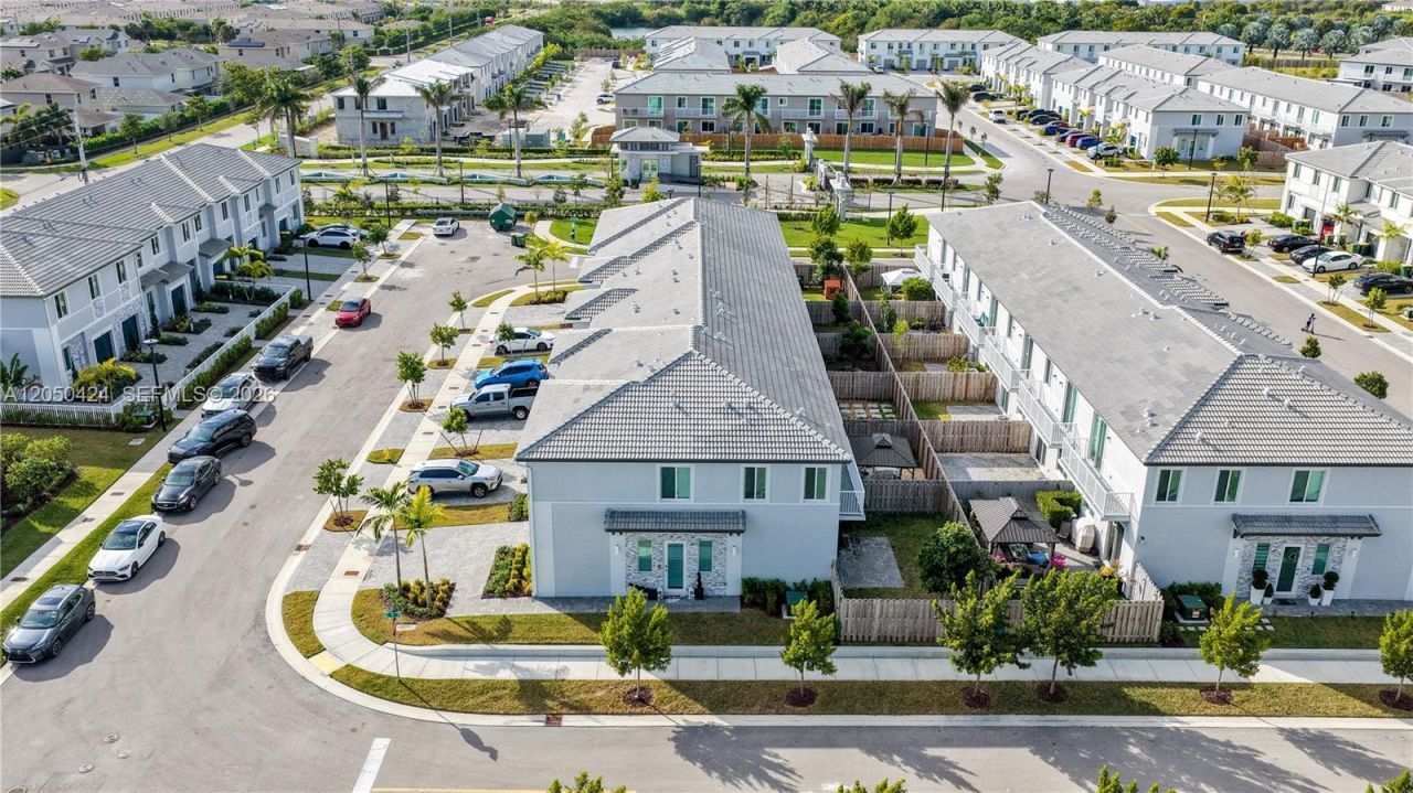 715 SE 15th St , Unit ., Homestead, FL 33034 Photo
