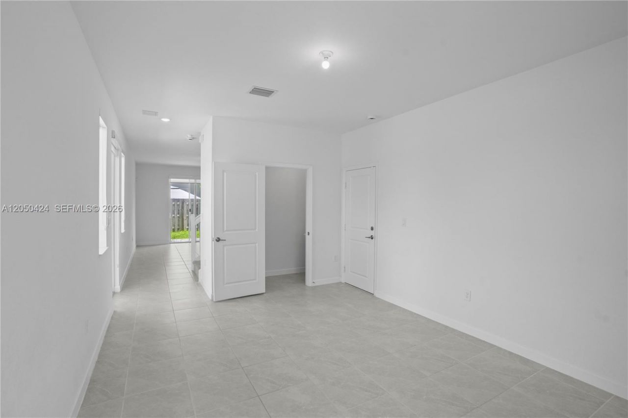 715 SE 15th St , Unit ., Homestead, FL 33034 Photo