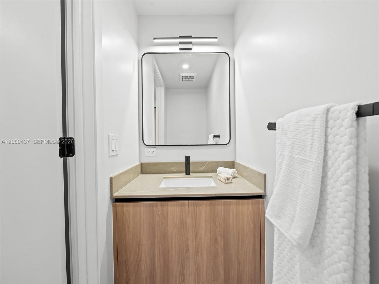 121 NE 5th St, Unit 3706, Miami, FL 33132 Photo