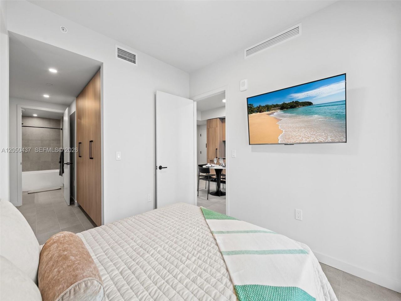 121 NE 5th St, Unit 3706, Miami, FL 33132 Photo