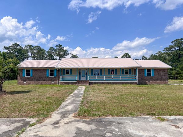 320 New Farm Rd. , Hemingway, SC 29554