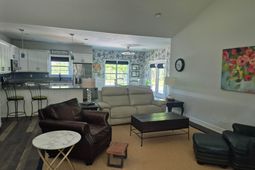 359 Country Club Dr.  photo 4