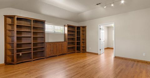 7637 Marina Cove Dr, Sacramento, CA 95831 Photo