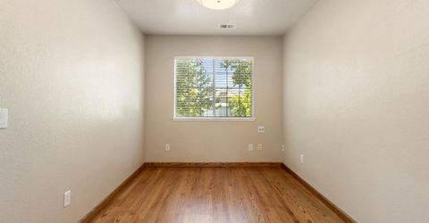 7637 Marina Cove Dr, Sacramento, CA 95831 Photo