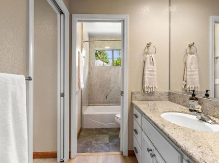 7637 Marina Cove Dr, Sacramento, CA 95831 Photo