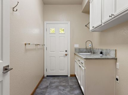 7637 Marina Cove Dr, Sacramento, CA 95831 Photo
