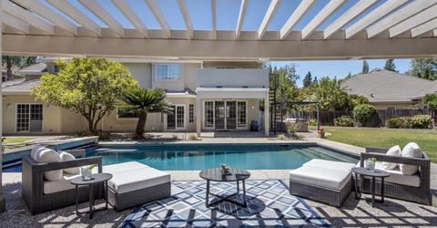 7637 Marina Cove Dr, Sacramento, CA 95831 Photo