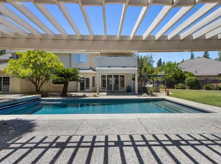 7637 Marina Cove Dr, Sacramento, CA 95831 Photo