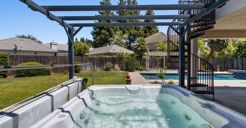 7637 Marina Cove Dr, Sacramento, CA 95831 Photo