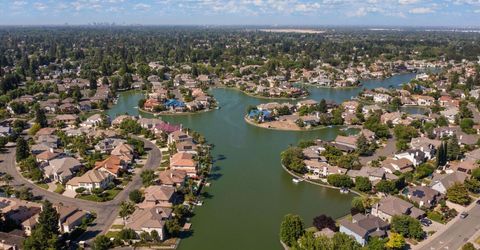 7637 Marina Cove Dr, Sacramento, CA 95831 Photo
