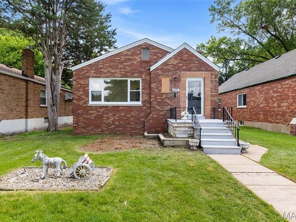 5676 Marquette Avenue, St Louis, MO 63139