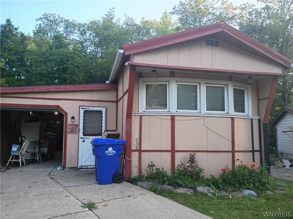 93 Waterview Parkway , Hamburg, NY 14075