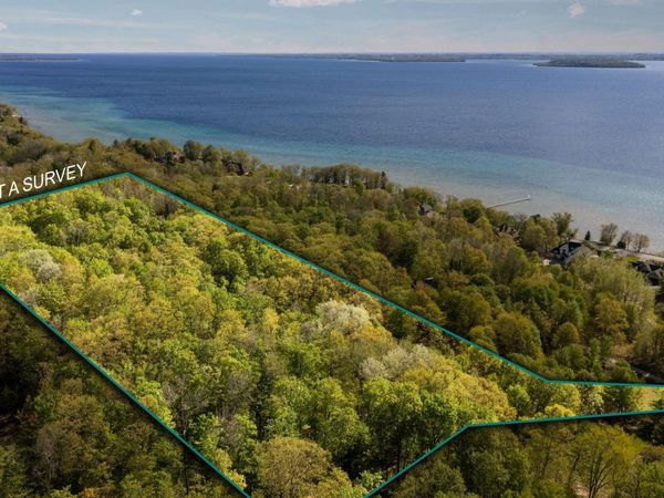 Lou-Len Lane S, Traverse City, MI 49684